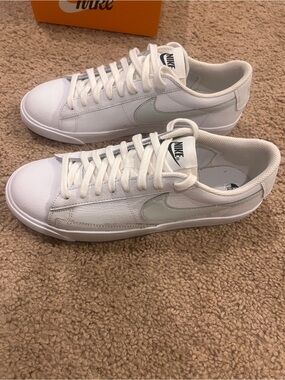 Men’s Nike Blazer Low- White Low-Top with Light Turquoise Grey Swoosh- Size 8.5
